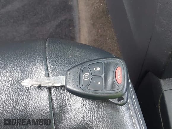 ✅ 2016 Jeep Patriot Latitude • VIN: 1C4NJPFA3GD536360 • Lot: 43390958. Wystawiony na IAAI z przebiegiem 100 572 mil. Bezpłatny archiwum sprzedaży aukcyjnych z USA i szczegółowy raport historii pojazdu na DreamBid. Zdjęcie 11.