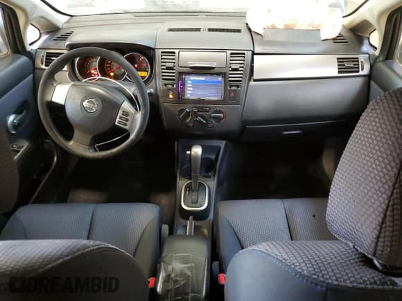 ✅ 2008 Nissan Versa SL • VIN: 3N1BC13E28L350891 • Лот: 66482355. Опубликован ранее на Copart с пробегом 182 409 миль. Бесплатный доступ к архиву аукционных продаж из США и подробный отчёт об истории автомобиля на DreamBid. Изображение 8.