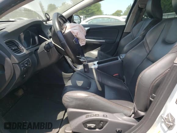 ✅ 2016 Volvo V60 T5 • VIN: YV4612HK8G1007028 • Лот: 58238805. Опубликован ранее на Copart с пробегом 85 222 миль. Бесплатный доступ к архиву аукционных продаж из США и подробный отчёт об истории автомобиля на DreamBid. Изображение 7.