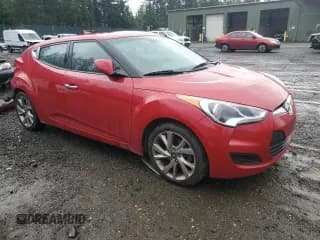 ✅ 2016 Hyundai Veloster • VIN: KMHTC6AD6GU290011 • Lot: 78212354. Wystawiony na Copart z przebiegiem 131 039 mil. Bezpłatny archiwum sprzedaży aukcyjnych z USA i szczegółowy raport historii pojazdu na DreamBid. Zdjęcie 4.