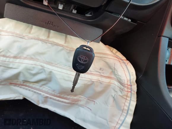 ✅ 2015 Toyota Corolla LE • VIN: 2T1BURHE0FC394194 • Lot: 43404937. Wystawiony na IAAI z przebiegiem 184 062 mil. Bezpłatny archiwum sprzedaży aukcyjnych z USA i szczegółowy raport historii pojazdu na DreamBid. Zdjęcie 11.