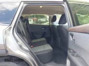 ✅ 2023 Nissan Rogue SV • VIN: JN8BT3BB2PW350628 • Lot: 42919870. Wystawiony na IAAI z przebiegiem 28 758 mil. Bezpłatny archiwum sprzedaży aukcyjnych z USA i szczegółowy raport historii pojazdu na DreamBid. Zdjęcie 8.