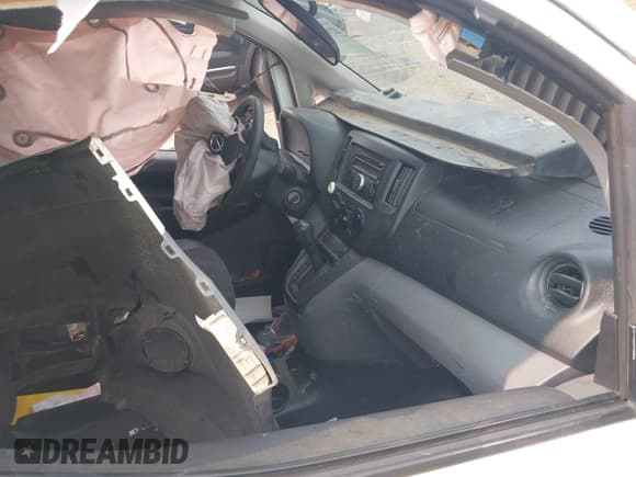 ✅ 2015 Nissan NV200 SV • VIN: 3N6CM0KN7FK703670 • Lot: 42931131. Listed on IAAI with 211,072 mi. Free auction sales archive from the USA and detailed vehicle history report at DreamBid. Image 5.