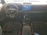 ✅ 2023 Ford Bronco • VIN: 1FMEE5DP3PLA85674 • Lot: 54697645. Wystawiony na Copart z przebiegiem 16 548 mil. Bezpłatny archiwum sprzedaży aukcyjnych z USA i szczegółowy raport historii pojazdu na DreamBid. Zdjęcie 8.