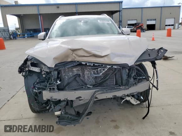 ✅ 2025 Volvo XC90 Plus • VIN: YV4H60PEXS1302327 • Lot: 83825535. Wystawiony na Copart z przebiegiem Nie podano. Bezpłatny archiwum sprzedaży aukcyjnych z USA i szczegółowy raport historii pojazdu na DreamBid. Zdjęcie 5.