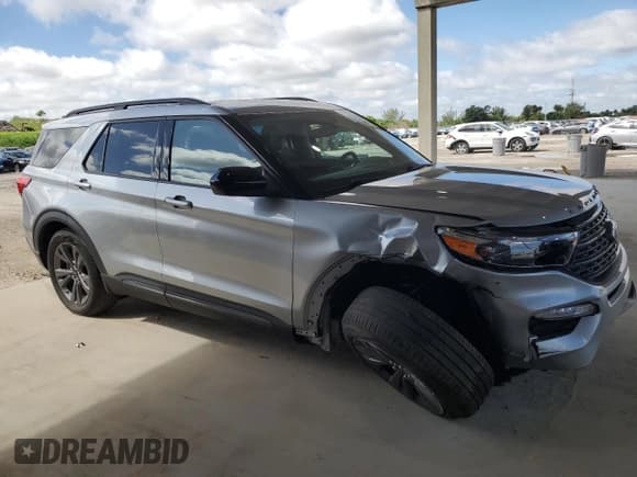 ✅ 2023 Ford Explorer XLT • VIN: 1FMSK7DH8PGA16083 • Лот: 81674685. Опубликован ранее на Copart с пробегом 34 322 миль. Бесплатный доступ к архиву аукционных продаж из США и подробный отчёт об истории автомобиля на DreamBid. Изображение 4.
