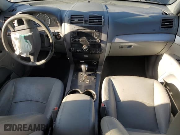 ✅ 2009 Kia Borrego EX • VIN: KNDJH741X95020264 • Lot: 70896284. Listed on Copart with 190,579 mi. Free auction sales archive from the USA and detailed vehicle history report at DreamBid. Image 8.