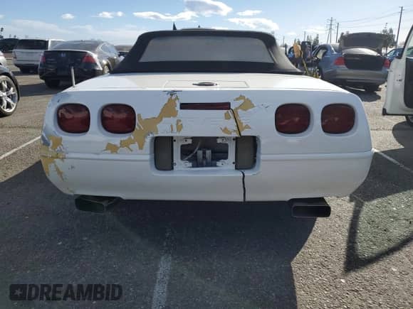 1991 Chevrolet Corvette with VIN 1G1YY3383M5105812, listed as a Copart auction lot 41537375 with 152,030 mi miles and Salvage title. Bid and sale history available at DreamBid. Image 6.