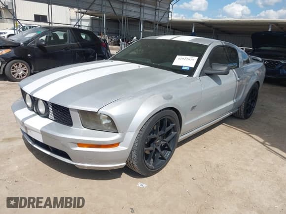 ✅ 2006 Ford Mustang GT Deluxe • VIN: 1ZVFT82H165144359 • Lot: 42922829. Listed on IAAI with 143,130 mi. Free auction sales archive from the USA and detailed vehicle history report at DreamBid. Image 18.