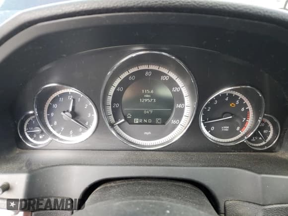 ✅ 2010 Mercedes-Benz E 350 • VIN: WDDKJ5GB0AF007786 • Lot: 54393485. Listed on Copart with 129,573 mi. Free auction sales archive from the USA and detailed vehicle history report at DreamBid. Image 9.