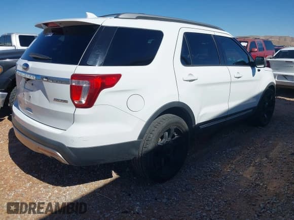 ✅ 2016 Ford Explorer XLT • VIN: 1FM5K7D81GGB17690 • Lot: 43509046. Wystawiony na IAAI z przebiegiem 142 761 mil. Bezpłatny archiwum sprzedaży aukcyjnych z USA i szczegółowy raport historii pojazdu na DreamBid. Zdjęcie 4.