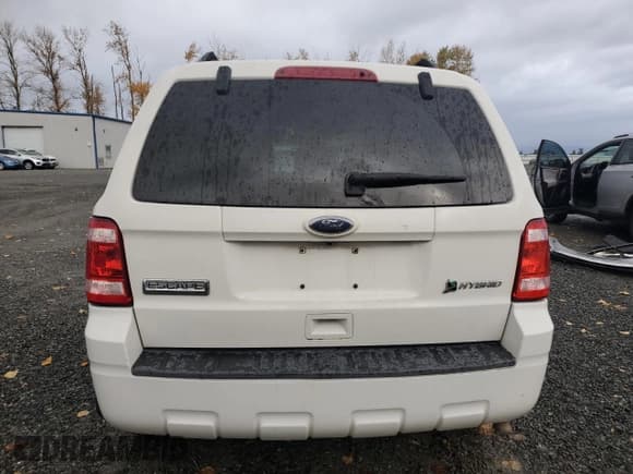 ✅ 2010 Ford Escape Hybrid • VIN: 1FMCU5K38AKC05671 • Lot: 91097215. Wystawiony na Copart z przebiegiem 182 029 mil. Bezpłatny archiwum sprzedaży aukcyjnych z USA i szczegółowy raport historii pojazdu na DreamBid. Zdjęcie 6.