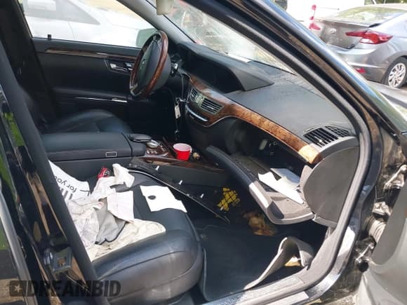 ✅ 2013 Mercedes-Benz S 550 • VIN: WDDNG9EB8DA515964 • Lot: 42823781. Wystawiony na IAAI z przebiegiem 85 356 mil. Bezpłatny archiwum sprzedaży aukcyjnych z USA i szczegółowy raport historii pojazdu na DreamBid. Zdjęcie 5.