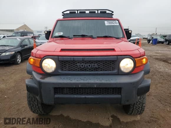 ✅ 2012 Toyota FJ Cruiser • VIN: JTEBU4BF5CK143181 • Lot: 70666245. Listed on Copart with 121,940 mi. Free auction sales archive from the USA and detailed vehicle history report at DreamBid. Image 5.