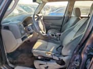 ✅ 2006 Jeep Commander • VIN: 1J8HH48N36C229677 • Lot: 85932935. Listed on Copart with 355,265 mi. Free auction sales archive from the USA and detailed vehicle history report at DreamBid. Image 7.