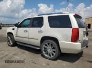 ✅ 2010 Cadillac Escalade • VIN: 1GYUKAEF8AR169401 • Лот: 68390435. Опубликован ранее на Copart с пробегом 308 147 миль. Бесплатный доступ к архиву аукционных продаж из США и подробный отчёт об истории автомобиля на DreamBid. Изображение 2.