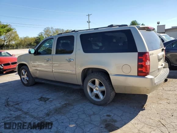 ✅ 2011 Chevrolet Suburban LTZ • VIN: 1GNSKKE3XBR322944 • Lot: 74239694. Wystawiony na Copart z przebiegiem 186 942 mil. Bezpłatny archiwum sprzedaży aukcyjnych z USA i szczegółowy raport historii pojazdu na DreamBid. Zdjęcie 2.