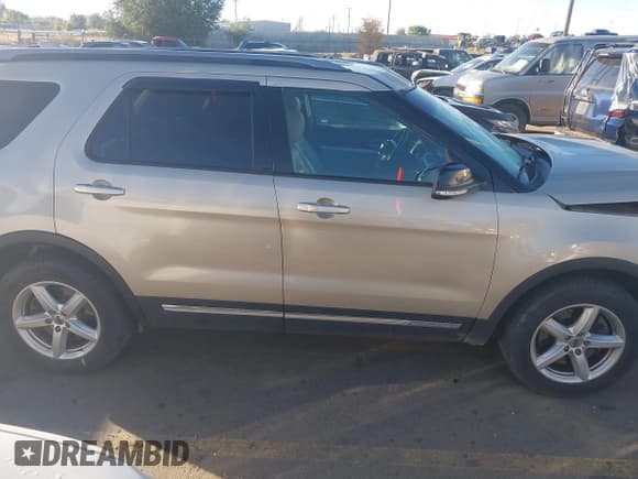 ✅ 2017 Ford Explorer XLT • VIN: 1FM5K8DH8HGA03550 • Lot: 43462149. Wystawiony na IAAI z przebiegiem 160 925 mil. Bezpłatny archiwum sprzedaży aukcyjnych z USA i szczegółowy raport historii pojazdu na DreamBid. Zdjęcie 13.