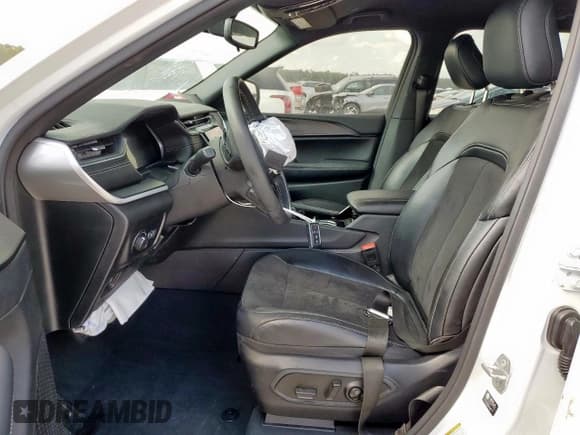 ✅ 2023 Jeep Grand Cherokee Altitude • VIN: 1C4RJJAGXP8795818 • Lot: 70863215. Wystawiony na Copart z przebiegiem 40 834 mil. Bezpłatny archiwum sprzedaży aukcyjnych z USA i szczegółowy raport historii pojazdu na DreamBid. Zdjęcie 7.