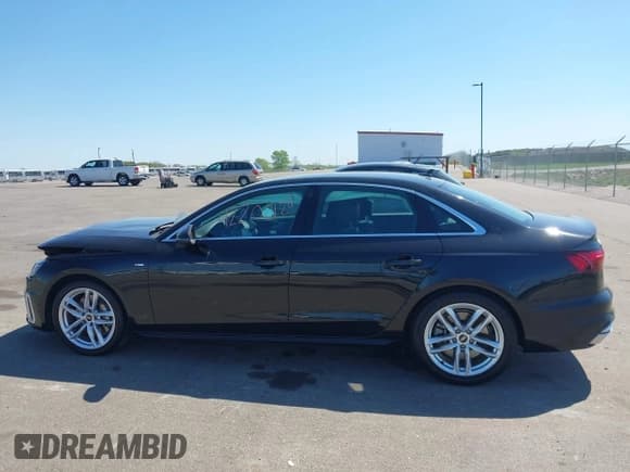 ✅ 2022 Audi A4 S line Premium Plus • VIN: WAUEAAF44NN011772 • Лот: 42200129. Опубликован ранее на IAAI с пробегом 67 480 миль. Бесплатный доступ к архиву аукционных продаж из США и подробный отчёт об истории автомобиля на DreamBid. Изображение 14.