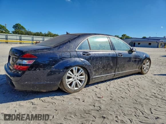 ✅ 2009 Mercedes-Benz S 550 • VIN: WDDNG86XX9A240822 • Lot: 93754195. Listed on Copart with 192,084 mi. Free auction sales archive from the USA and detailed vehicle history report at DreamBid. Image 3.