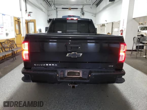 ✅ 2016 Chevrolet Silverado 1500 LTZ • VIN: 1GCVKSEC3GZ354681 • Lot: 85961105. Wystawiony na Copart z przebiegiem 135 931 mil. Bezpłatny archiwum sprzedaży aukcyjnych z USA i szczegółowy raport historii pojazdu na DreamBid. Zdjęcie 6.