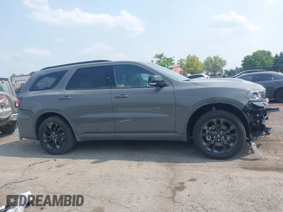 ✅ 2024 Dodge Durango GT Plus • VIN: 1C4RDJDG7RC175883 • Lot: 42422805. Wystawiony na IAAI z przebiegiem 10 624 mil. Bezpłatny archiwum sprzedaży aukcyjnych z USA i szczegółowy raport historii pojazdu na DreamBid. Zdjęcie 13.