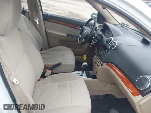 ✅ 2011 Chevrolet Aveo 2LT • VIN: KL1TG6DE0BB251679 • Lot: 41315875. Wystawiony na IAAI z przebiegiem 109 142 mil. Bezpłatny archiwum sprzedaży aukcyjnych z USA i szczegółowy raport historii pojazdu na DreamBid. Zdjęcie 5.