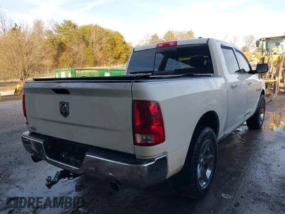 ✅ 2010 Dodge 1500 SLT • VIN: 1D7RV1CT9AS221497 • Lot: 41532326. Wystawiony na IAAI z przebiegiem 188 174 mil. Bezpłatny archiwum sprzedaży aukcyjnych z USA i szczegółowy raport historii pojazdu na DreamBid. Zdjęcie 4.