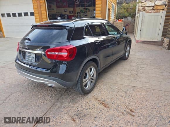 ✅ 2015 Mercedes-Benz GLA 250 • VIN: WDCTG4GB7FJ062967 • Lot: 94997545. Wystawiony na Copart z przebiegiem 117 462 mil. Bezpłatny archiwum sprzedaży aukcyjnych z USA i szczegółowy raport historii pojazdu na DreamBid. Zdjęcie 4.