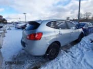 ✅ 2011 Nissan Rogue S • VIN: JN8AS5MT7BW152555 • Lot: 43652477. Wystawiony na IAAI z przebiegiem 130 147 mil. Bezpłatny archiwum sprzedaży aukcyjnych z USA i szczegółowy raport historii pojazdu na DreamBid. Zdjęcie 4.