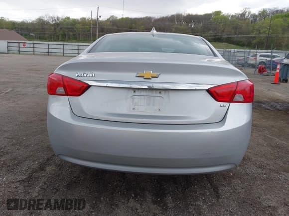 ✅ 2016 Chevrolet Impala LS • VIN: 2G11X5SA0G9137225 • Lot: 42125448. Listed on IAAI with 115,697 mi. Free auction sales archive from the USA and detailed vehicle history report at DreamBid. Image 17.