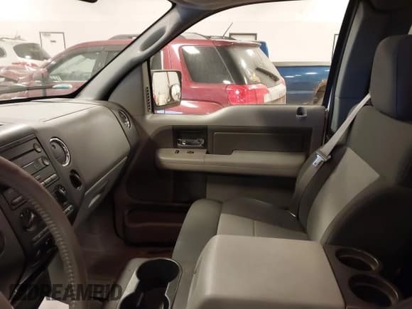 ✅ 2007 Ford F-150 XLT • VIN: 1FTPX14V47FB09302 • Lot: 43787817. Wystawiony na IAAI z przebiegiem 190 596 mil. Bezpłatny archiwum sprzedaży aukcyjnych z USA i szczegółowy raport historii pojazdu na DreamBid. Zdjęcie 5.