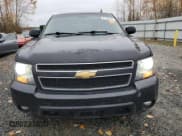 ✅ 2013 Chevrolet Suburban LT • VIN: 1GNSKJE7XDR359184 • Lot: 91702295. Wystawiony na Copart z przebiegiem 234 839 mil. Bezpłatny archiwum sprzedaży aukcyjnych z USA i szczegółowy raport historii pojazdu na DreamBid. Zdjęcie 5.