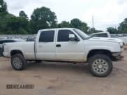✅ 2006 Chevrolet Silverado 2500HD LT3 • VIN: 1GCHK23D86F237137 • Lot: 42654117. Wystawiony na IAAI z przebiegiem Nie podano. Bezpłatny archiwum sprzedaży aukcyjnych z USA i szczegółowy raport historii pojazdu na DreamBid. Zdjęcie 13.