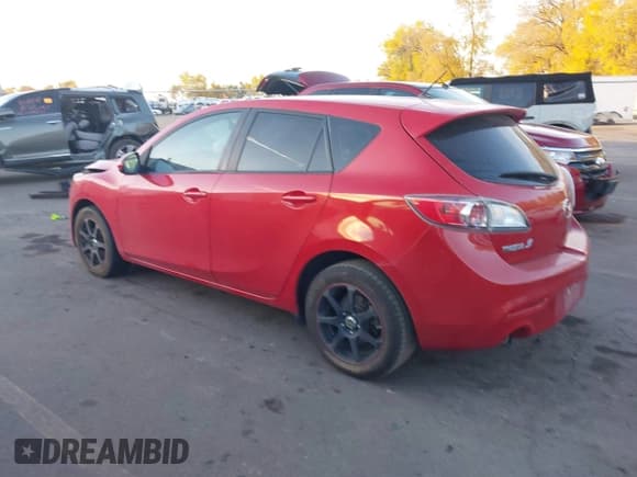 ✅ 2013 Mazda 3 i Touring • VIN: JM1BL1L77D1762742 • Lot: 43633873. Wystawiony na IAAI z przebiegiem 134 746 mil. Bezpłatny archiwum sprzedaży aukcyjnych z USA i szczegółowy raport historii pojazdu na DreamBid. Zdjęcie 3.