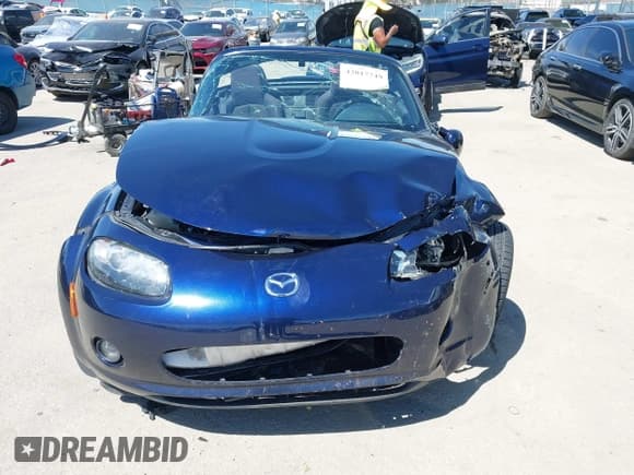 ✅ 2008 Mazda MX-5 Miata Grand Touring • VIN: JM1NC26F780156830 • Lot: 42017749. Wystawiony na IAAI z przebiegiem 80 279 mil. Bezpłatny archiwum sprzedaży aukcyjnych z USA i szczegółowy raport historii pojazdu na DreamBid. Zdjęcie 11.