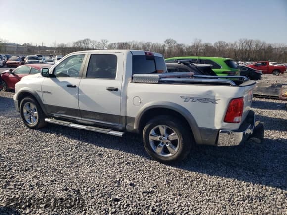 ✅ 2009 Dodge 1500 SLT • VIN: 1D3HB13T09J532498 • Lot: 48120915. Wystawiony na Copart z przebiegiem 186 017 mil. Bezpłatny archiwum sprzedaży aukcyjnych z USA i szczegółowy raport historii pojazdu na DreamBid. Zdjęcie 2.