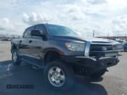 ✅ 2011 Toyota Tundra • VIN: 5TFDM5F1XBX018566 • Lot: 41656841. Wystawiony na IAAI z przebiegiem 241 644 mil. Bezpłatny archiwum sprzedaży aukcyjnych z USA i szczegółowy raport historii pojazdu na DreamBid. Zdjęcie 1.