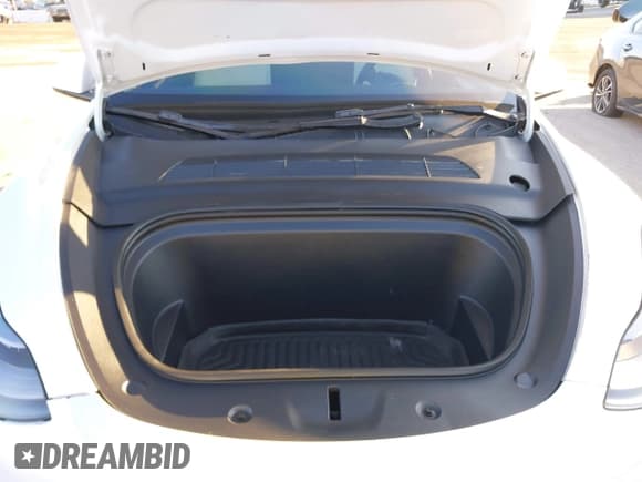 ✅ 2023 Tesla Model Y Performance • VIN: 7SAYGDEF4PF738918 • Lot: 43778543. Wystawiony na IAAI z przebiegiem 71 321 mil. Bezpłatny archiwum sprzedaży aukcyjnych z USA i szczegółowy raport historii pojazdu na DreamBid. Zdjęcie 10.