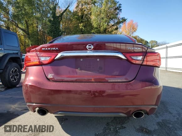 ✅ 2017 Nissan Maxima Platinum • VIN: 1N4AA6AP3HC392911 • Lot: 82692205. Listed on Copart with 109,715 mi. Free auction sales archive from the USA and detailed vehicle history report at DreamBid. Image 6.