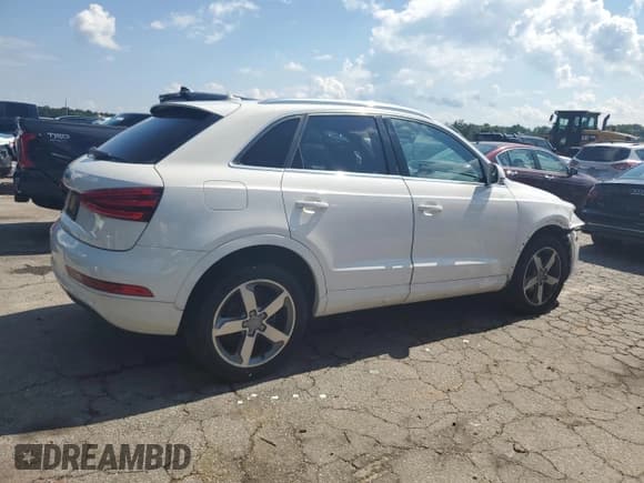 ✅ 2015 Audi Q3 Premium Plus • VIN: WA1BFCFS4FR008750 • Lot: 62459735. Wystawiony na Copart z przebiegiem 77 845 mil. Bezpłatny archiwum sprzedaży aukcyjnych z USA i szczegółowy raport historii pojazdu na DreamBid. Zdjęcie 3.