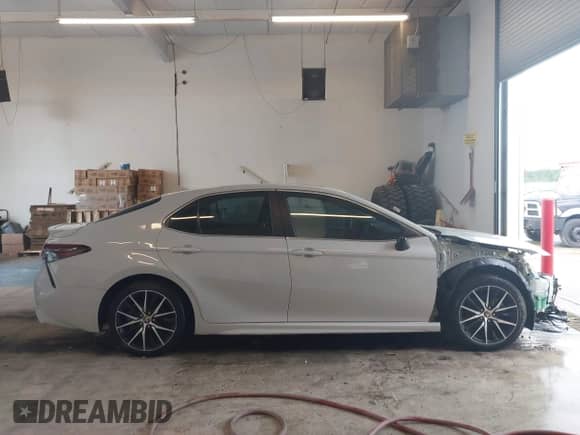 2022 Toyota Camry SE с VIN 4T1T11AK5NU059881, выставлен на аукционе IAAI как лот 42915288 с пробегом 100 000 миль миль и . История ставок и продаж доступна на DreamBid. Изображение 13.
