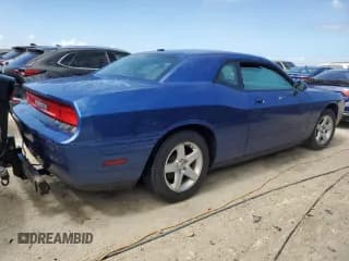 ✅ 2010 Dodge Challenger SE • VIN: 2B3CJ4DV5AH321151 • Lot: 75277464. Wystawiony na Copart z przebiegiem Nie podano. Bezpłatny archiwum sprzedaży aukcyjnych z USA i szczegółowy raport historii pojazdu na DreamBid. Zdjęcie 3.