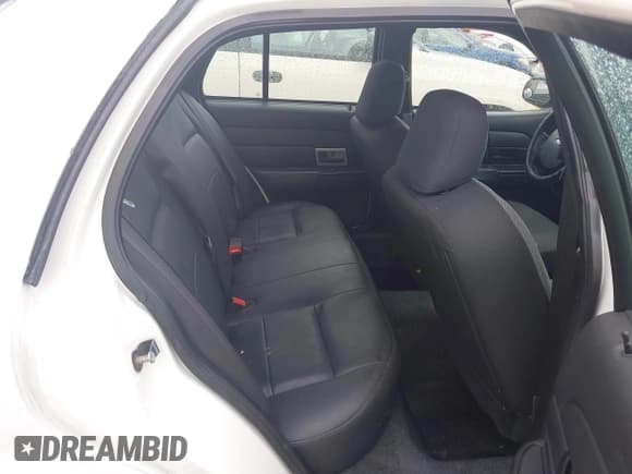 ✅ 2008 Ford Police Interceptor • VIN: 2FAFP71V08X162688 • Lot: 42634073. Listed on IAAI with 144,137 mi. Free auction sales archive from the USA and detailed vehicle history report at DreamBid. Image 8.