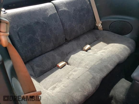 ✅ 2000 Mitsubishi Eclipse GS • VIN: 4A3AC44G7YE131948 • Lot: 63059744. Wystawiony na Copart z przebiegiem 139 161 mil. Bezpłatny archiwum sprzedaży aukcyjnych z USA i szczegółowy raport historii pojazdu na DreamBid. Zdjęcie 11.