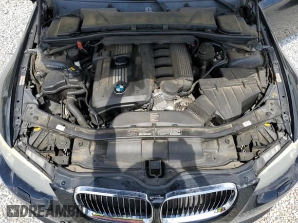 ✅ 2013 BMW 3 Series 328i • VIN: WBADW7C50DE731047 • Лот: 64971485. Опубликован ранее на Copart с пробегом Не указан. Бесплатный доступ к архиву аукционных продаж из США и подробный отчёт об истории автомобиля на DreamBid. Изображение 11.