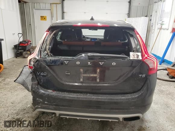 ✅ 2015 Volvo V60 T5 Drive-E Premier • VIN: YV126MEB7F1189168 • Lot: 61829875. Wystawiony na Copart z przebiegiem 84 980 mil. Bezpłatny archiwum sprzedaży aukcyjnych z USA i szczegółowy raport historii pojazdu na DreamBid. Zdjęcie 6.