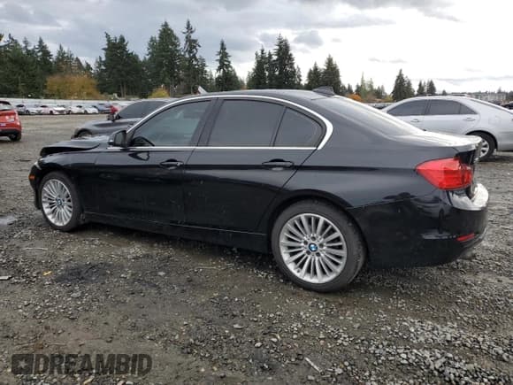 ✅ 2015 BMW 3 Series 328i xDrive • VIN: WBA3B5G57FNS12196 • Лот: 91198535. Опубликован ранее на Copart с пробегом 96 934 миль. Бесплатный доступ к архиву аукционных продаж из США и подробный отчёт об истории автомобиля на DreamBid. Изображение 2.