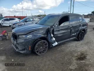 ✅ 2023 BMW X3 M • VIN: 5YM13EC02P9R76895 • Lot: 44812685. Wystawiony na Copart z przebiegiem 17 257 mil. Bezpłatny archiwum sprzedaży aukcyjnych z USA i szczegółowy raport historii pojazdu na DreamBid. Zdjęcie 1.